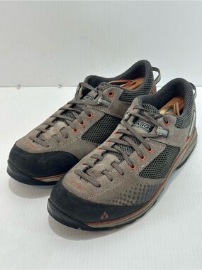 Vasque Grand Traverse hiking shoes 
 Mens 9.5 Vibram outsole